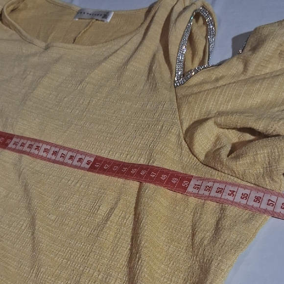 Retrology Yellow Cold Shoulder Blouse 1X Textured Elegant and Comfortable Plus S - Picture 5 of 8